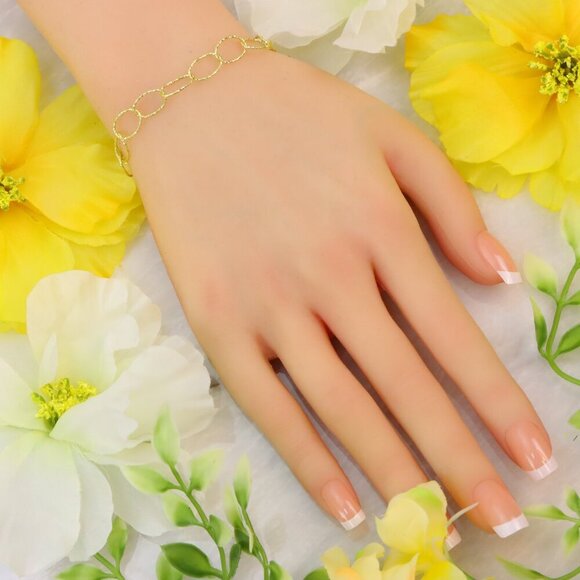 Minimalist Bracelet, Sleek & Modern Design, Women’s Fashion, BYC110409-B - Picture 6 of 10